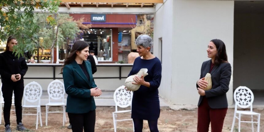 Great Interest in the “Hero’s Infinite Exile” Exhibition in Silopi: An Artistic Journey Touching the Memory of the Yazidi People